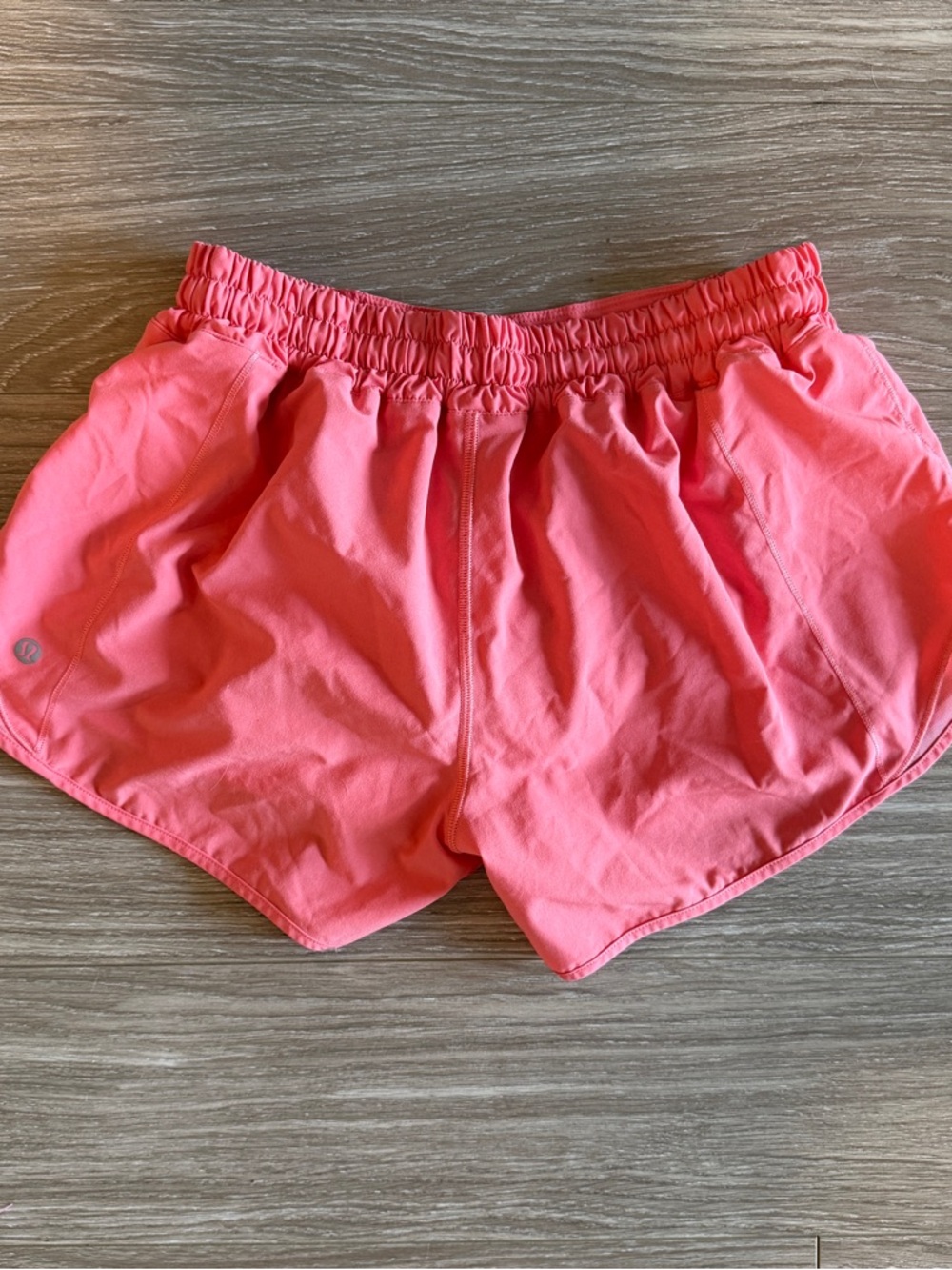 Lululemon Hotty Hot Low Rise Short 4" Pink Coral size 8 - Picture 2 of 6